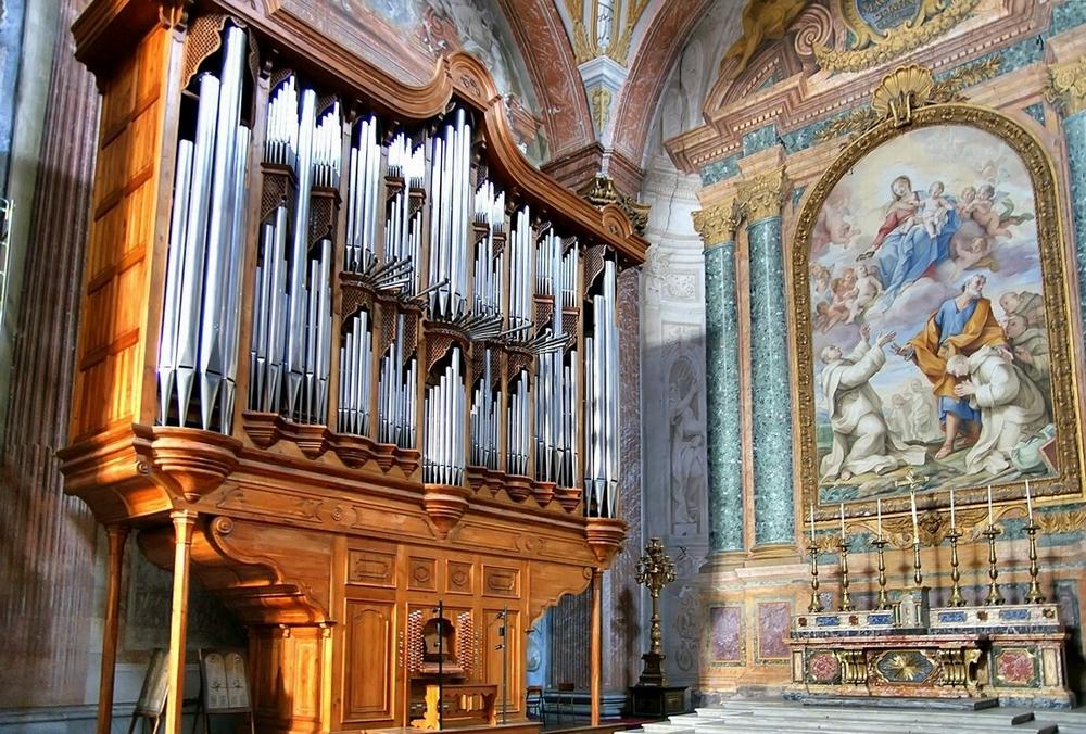 Орган в базилике Santa Maria degli Angeli e dei Martiri