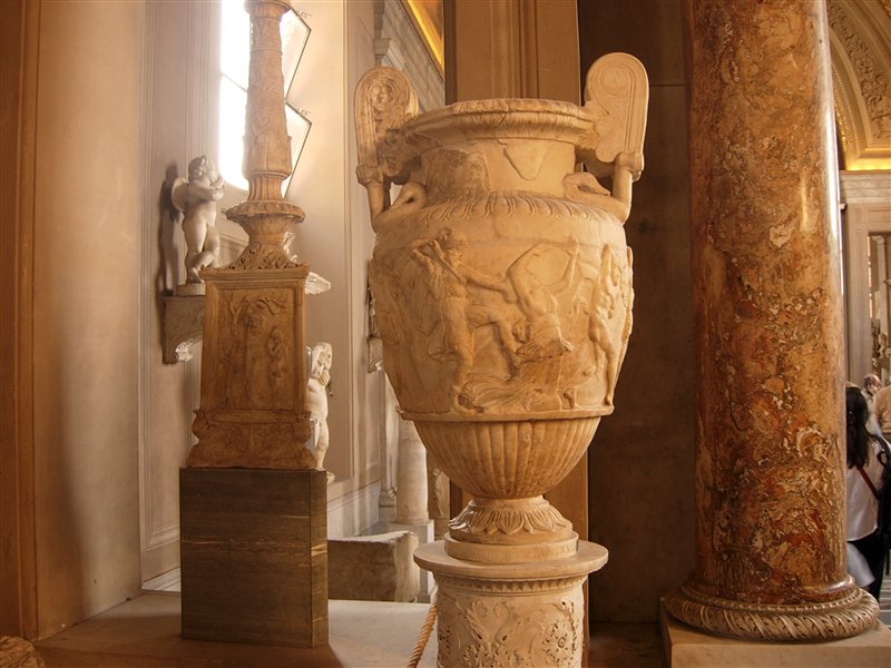 Коллекция амфор в Григорианском Этрусском музее