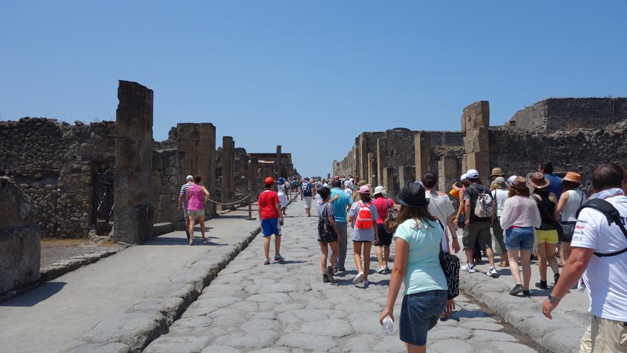 Экскурсия в Помпеи